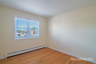 Building Photo - 9654 Golf Terrace