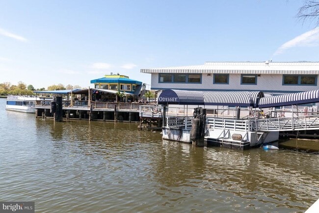 Building Photo - 1425 4th St SW