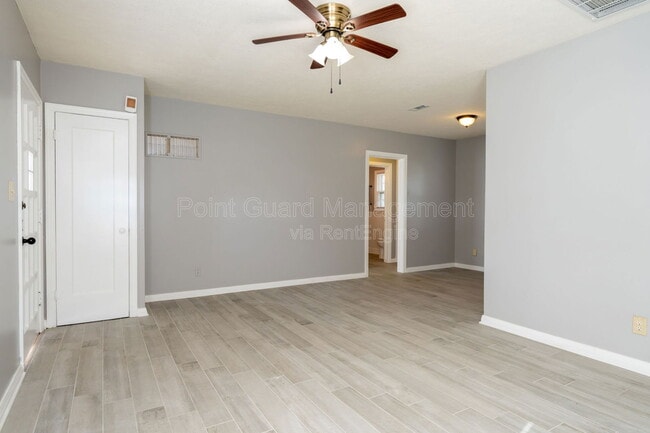 Building Photo - 4722 E Elm St