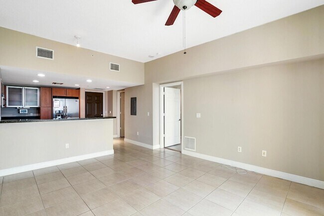Building Photo - 610 Clematis St