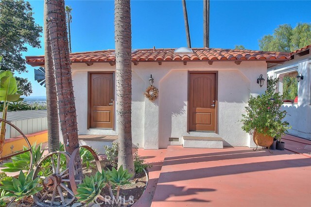 Building Photo - 145 S Vista Grande