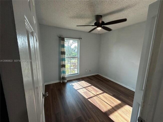 Building Photo - 2403 NW 108th Terrace