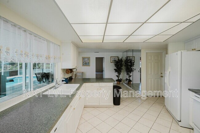 Building Photo - 403 SE 33rd Terrace