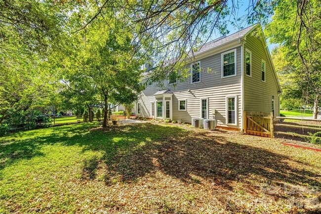 Building Photo - 8530 Walsham Dr