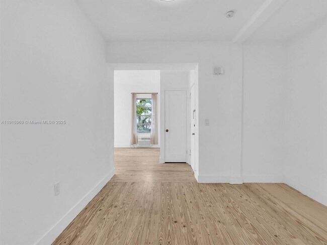 Building Photo - 821 Jefferson Ave