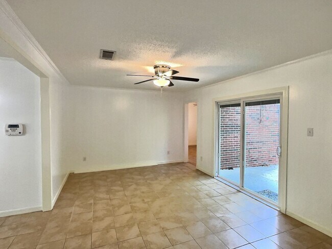 Building Photo - 3-bedroom 2-bathroom home in Vancleave, MS!