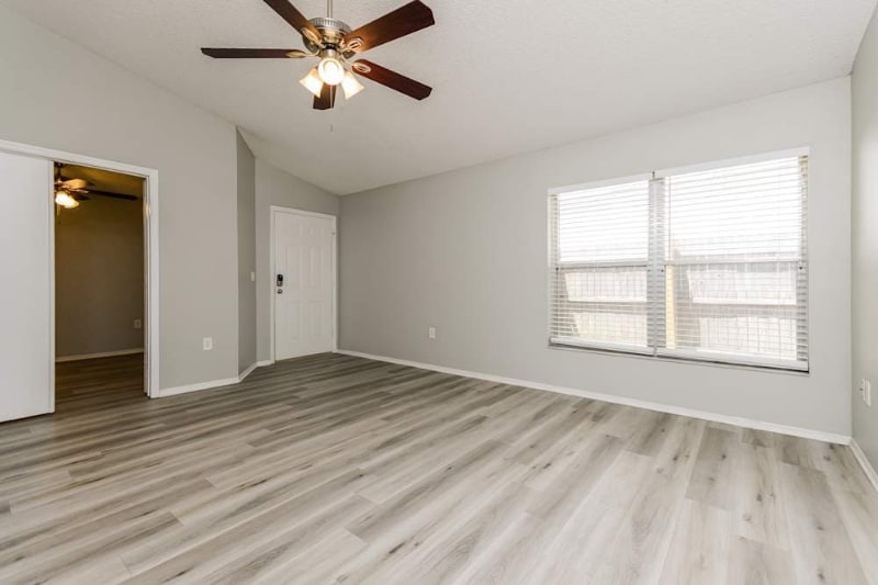 Building Photo - 648 Lake Dexter Cir