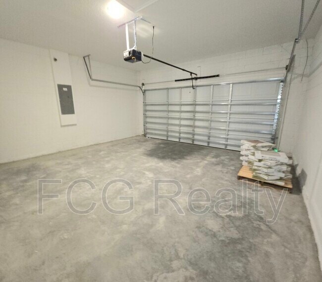 Building Photo - 8719 SW 133rd Ln Rd