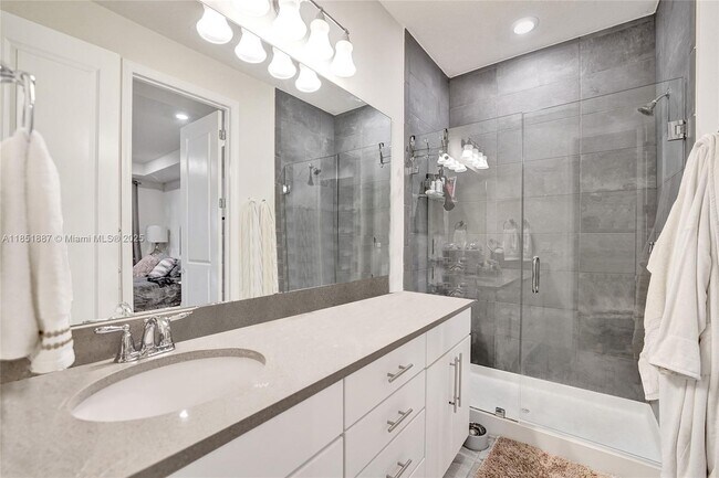 Building Photo - 4810 Eucalyptus Dr
