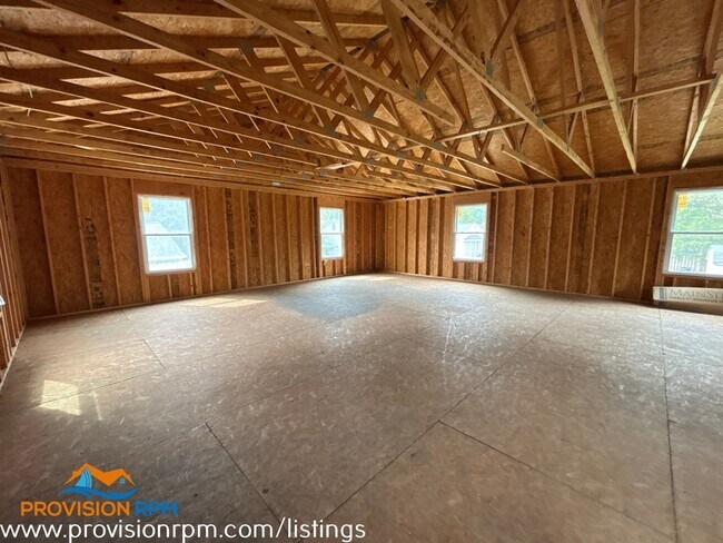 Building Photo - 1410 Evergreen Rd