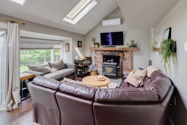 Building Photo - 93 Lady Slipper Rd
