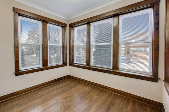 Building Photo - 3920 N Austin Ave