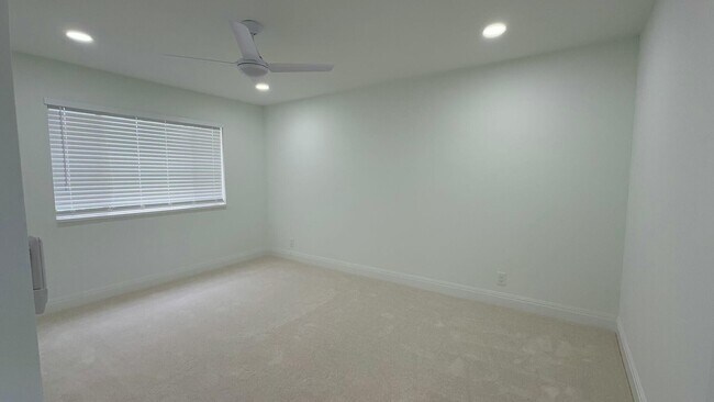 Building Photo - 4483 Luxemburg Ct