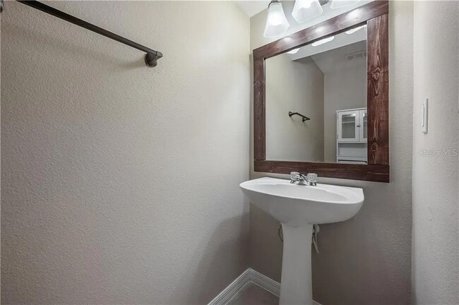 Building Photo - 6729 Eagle Feather Dr