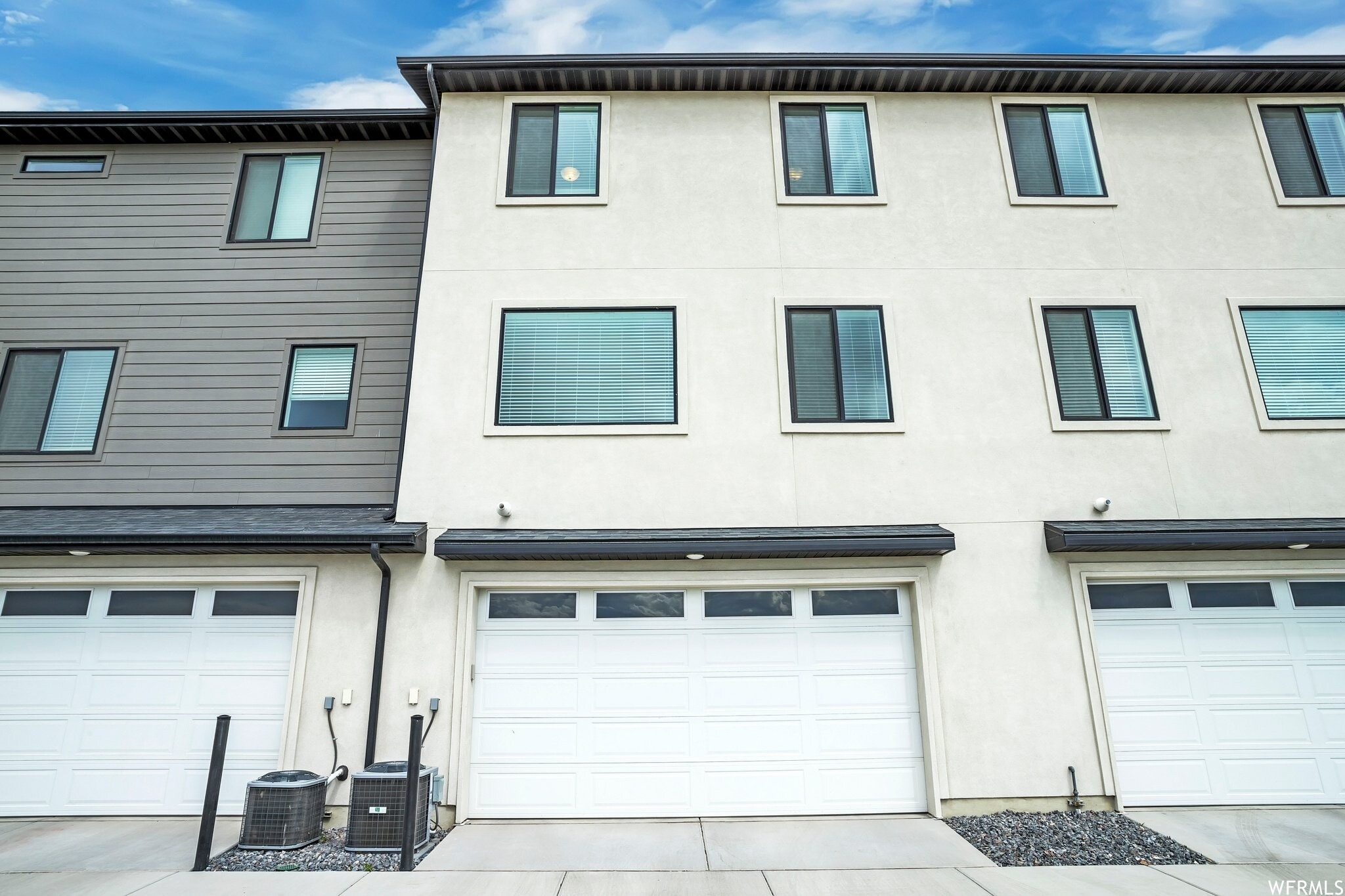 Building Photo - 456 Willow Leaf Rd