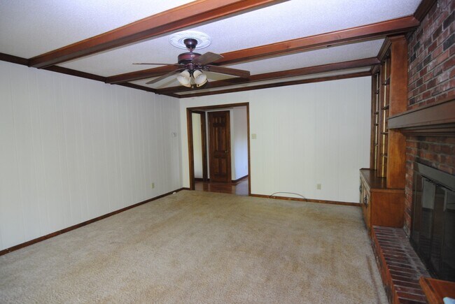 Building Photo - Spacious Rental in Sherwood