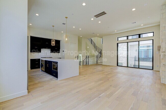 Building Photo - 1803 Dunlavy St