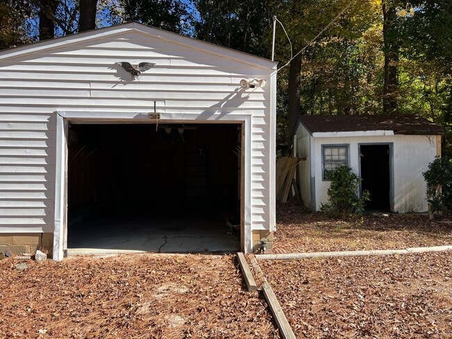 Building Photo - Spacious 3 Bedroom, 2 Bath Rental Home