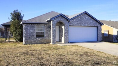 Building Photo - 2301 Flintstone Cir