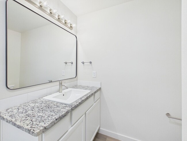 Building Photo - 3007 Farmyard Dr