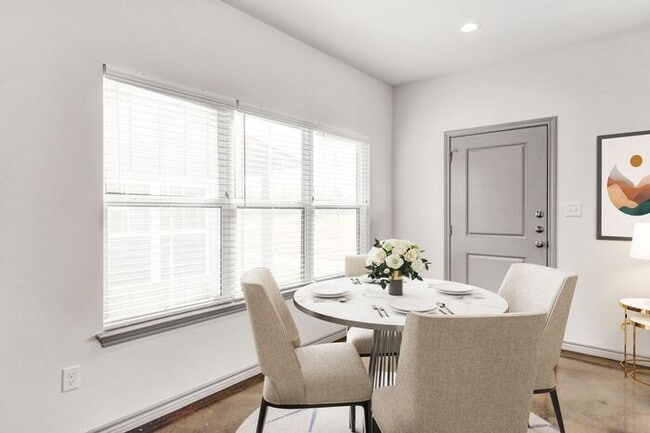 Building Photo - Sign a Lease By the End of July and Receive One Month of FREE Rent! Luxury 3 Bedroom 2.5 Bath Tow...