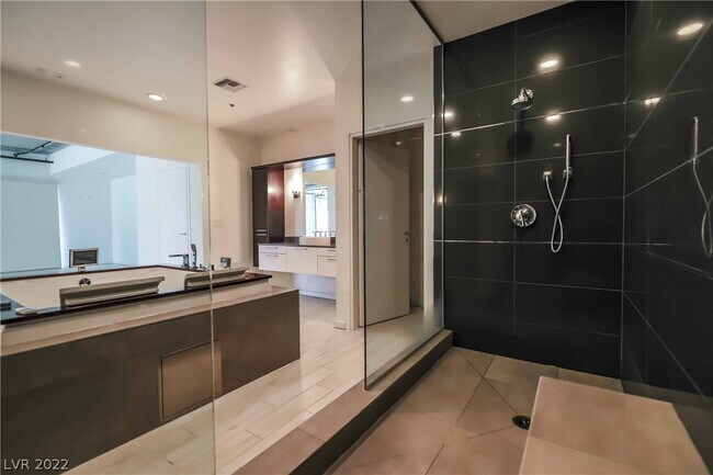 Building Photo - 900 S Las Vegas Blvd