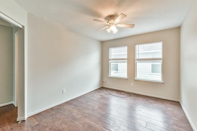 Building Photo - 9845 Youpon Ridge Way