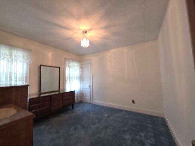 Building Photo - 97 White St