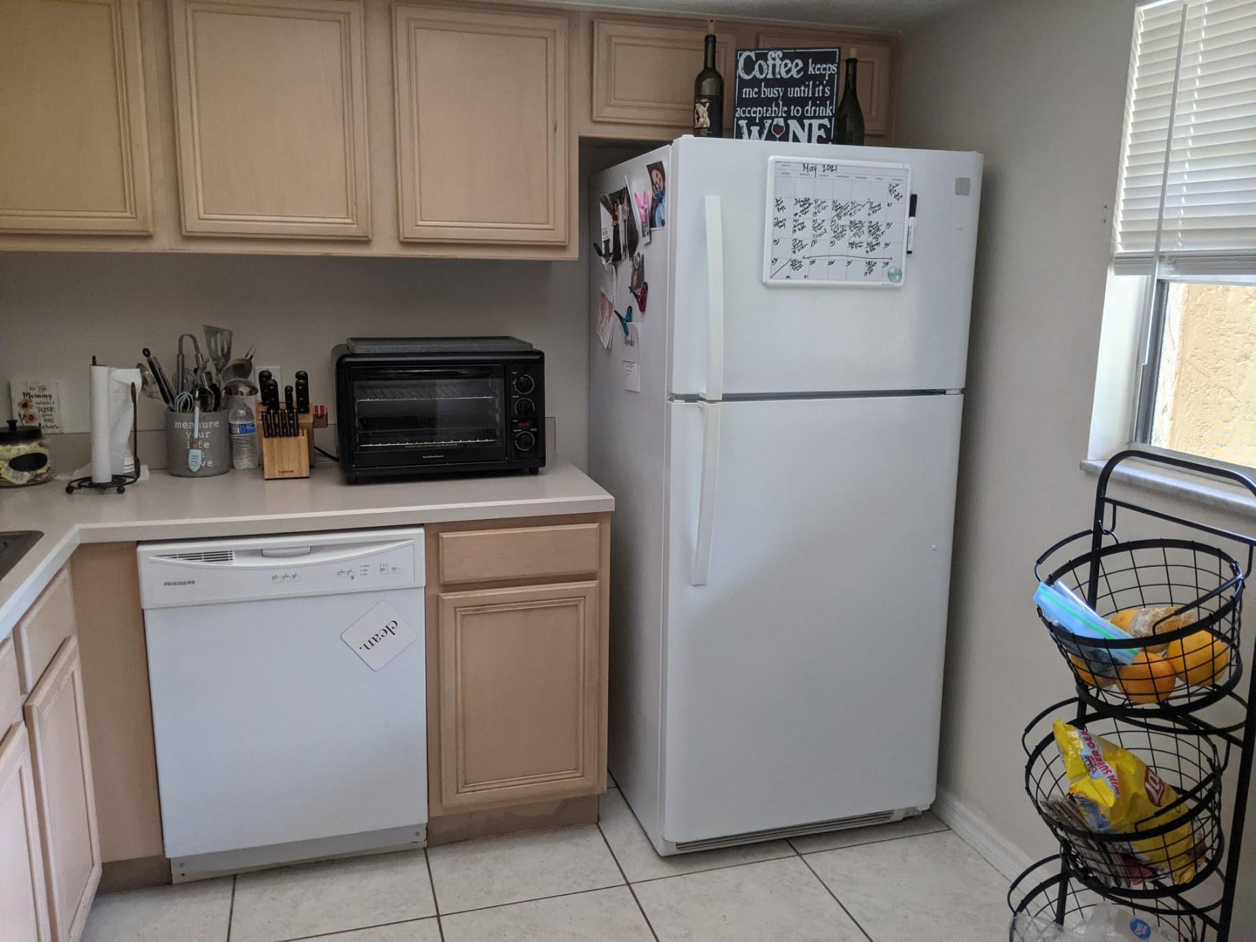Kitchen - 229 Everest Pt
