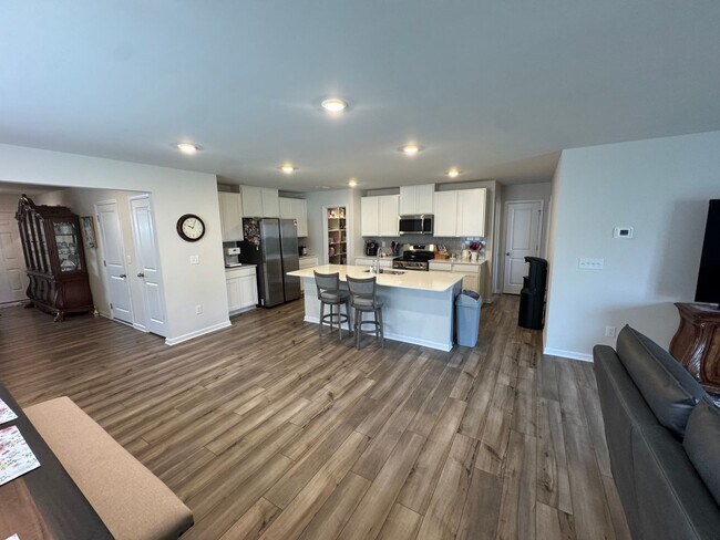 Building Photo - 2362 Trollinger Dr