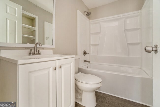 Building Photo - 973 Lawton St SW