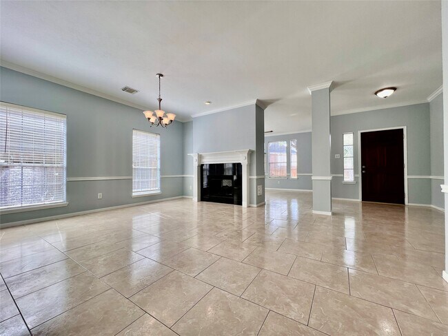 Building Photo - 3311 Whitebud Dr