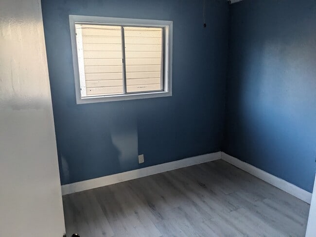 Building Photo - 3941 Broadmoor Dr