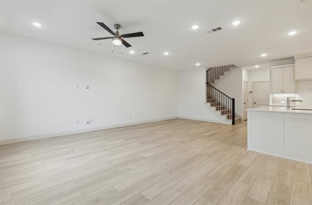 Building Photo - 4717 Spinner St