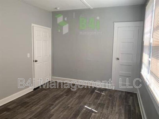 Building Photo - 4018 3rd Ave