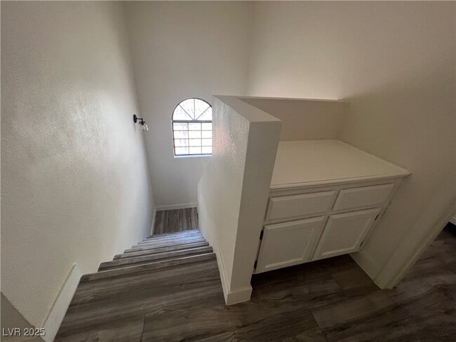 Building Photo - 2805 Willow Wind