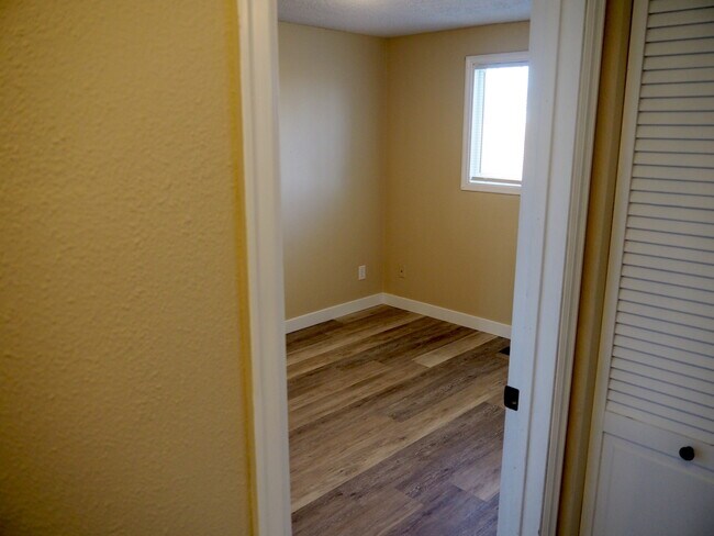 Building Photo - 4463 Madrona Way SE