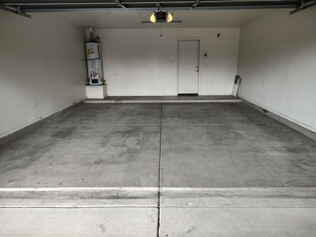 Building Photo - 3 Bedroom - 2 Bath - 2 Car Garage - Green Valley, AZ