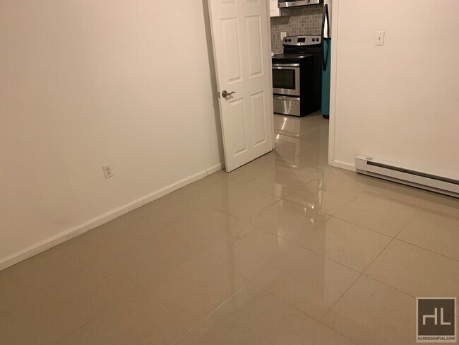 Building Photo - Great deal – 1 Bed 1 Bath – Lower Level - ...