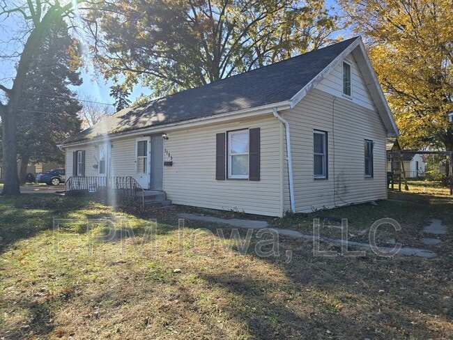 Building Photo - 1123 N Barclay St