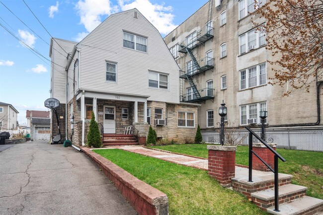 Primary Photo - 740 Elm St