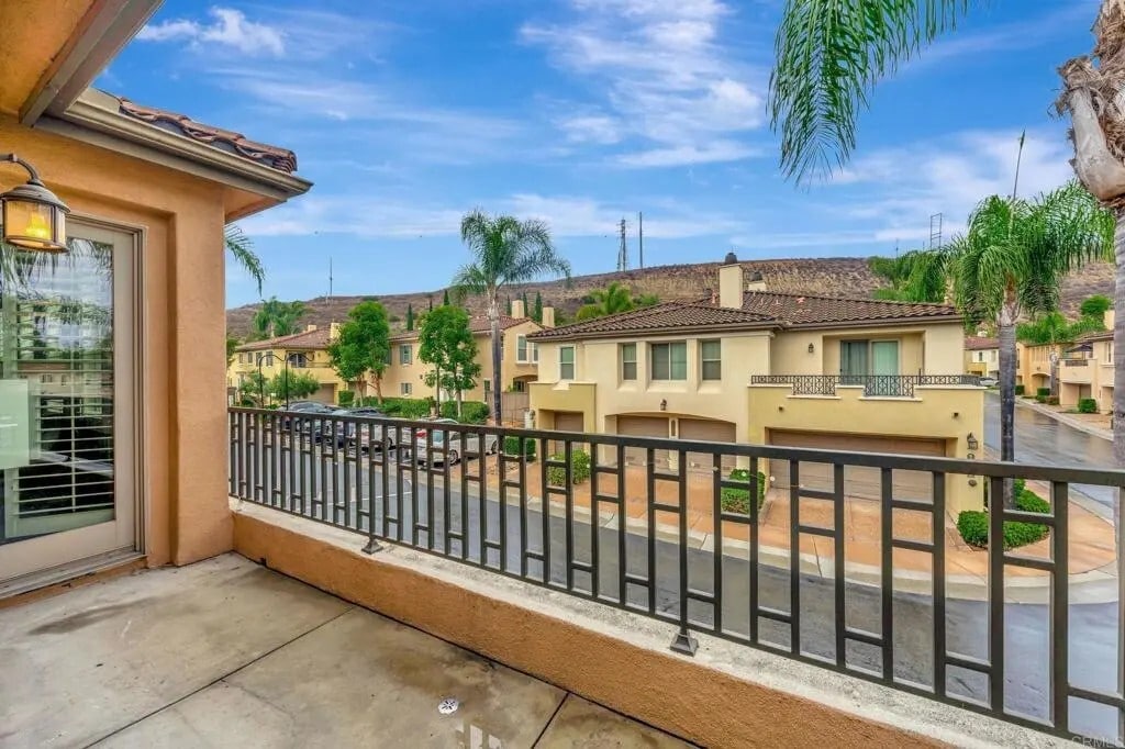 Building Photo - 2642 Bellezza Dr