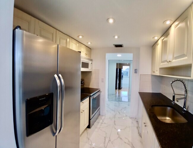 Building Photo - 101 Briny Ave