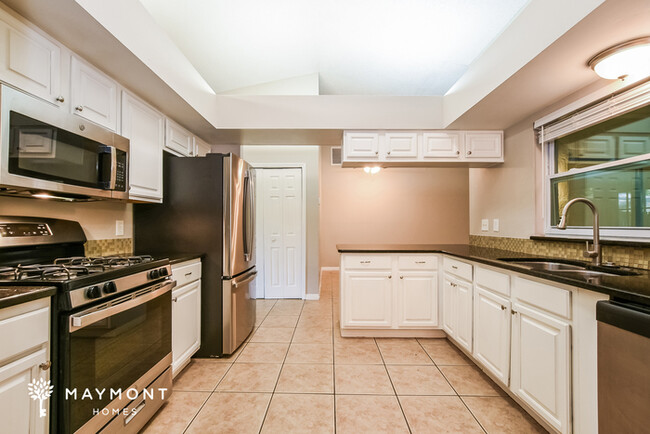 Building Photo - Charming 4-Bedroom Home in Lake Mary