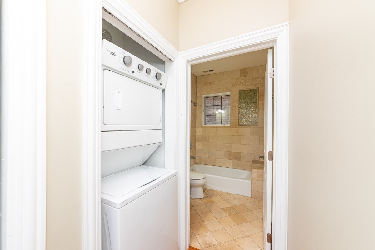 Washer/Dryer - 6217 S Kimbark Ave