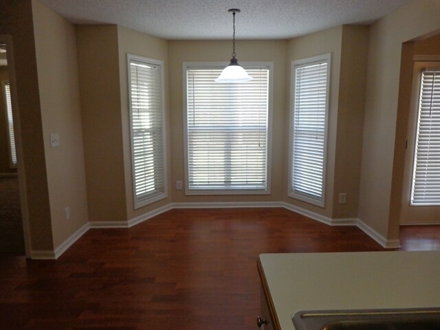 Building Photo - 1633 Amalie Drive