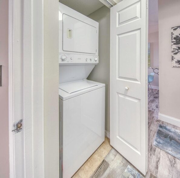 Building Photo - 511 Lucerne Ave