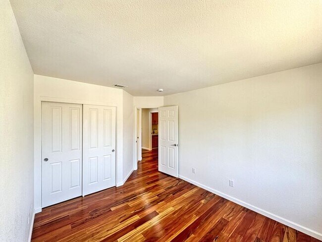 Building Photo - 1905 Paradise Peak Ct