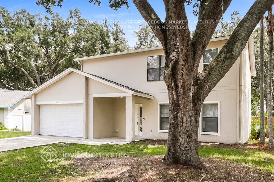 Building Photo - 709 Sandy Creek Dr