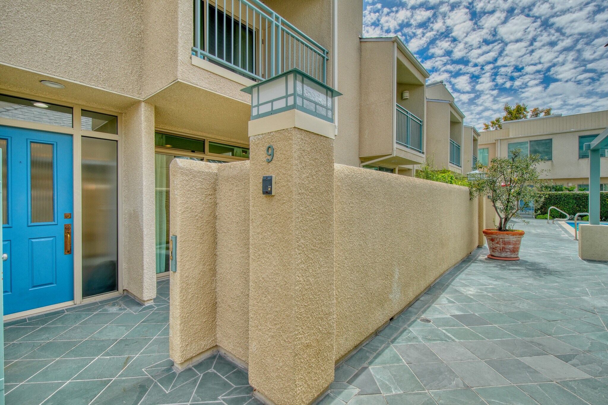 Building Photo - 14101 Dickens St